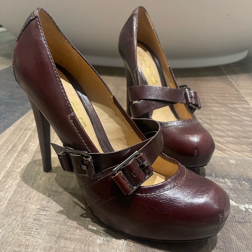 L.A.M.B. ‘Finsbury’ Pump (never worn)